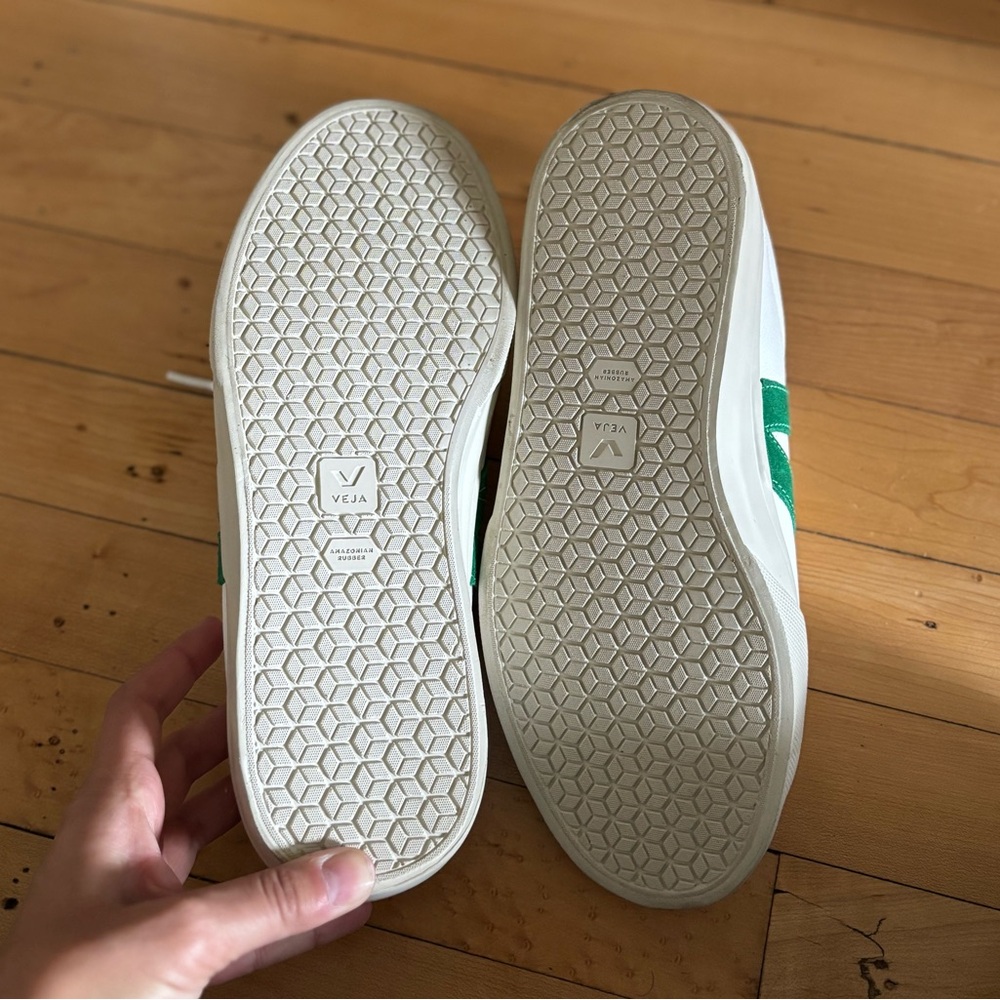 NWOT Veja White Leather Campo Sneakers with Green Suede Details. Sz 9. - Picture 4 of 5